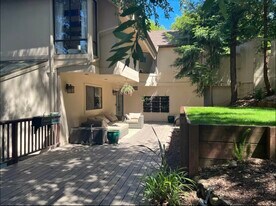 108 Oakmont Ave in San Rafael, CA - Building Photo