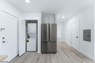 95 Shepherds Ln in Totowa, NJ - Building Photo - Building Photo