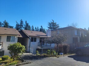 14124 74th Pl NE, Unit Inglewood in Kirkland, WA - Foto de edificio - Building Photo