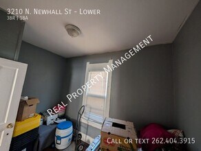 3210 N Newhall St in Milwaukee, WI - Foto de edificio - Building Photo