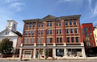 69 S Pleasant St in Amherst, MA - Building Photo