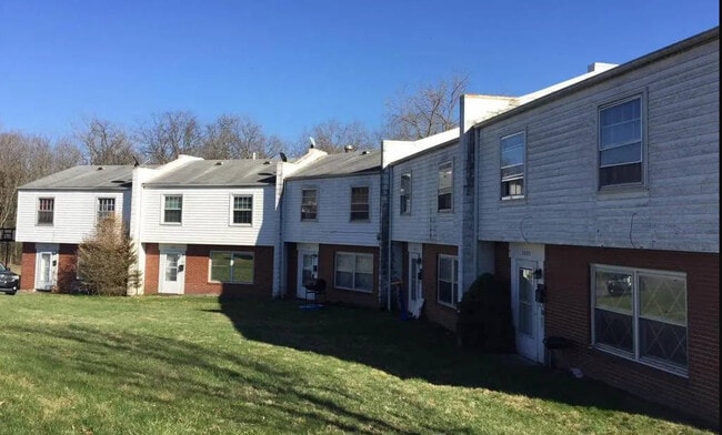 property at 162 Dorwyck Ln