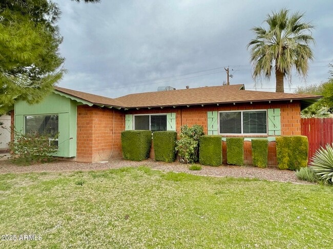 8226 E Sells Dr in Scottsdale, AZ - Foto de edificio - Building Photo