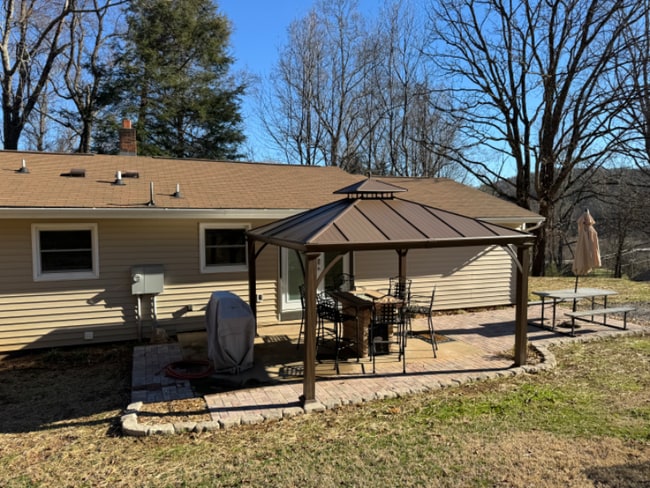 521 Pond Rd in Asheville, NC - Building Photo - Building Photo