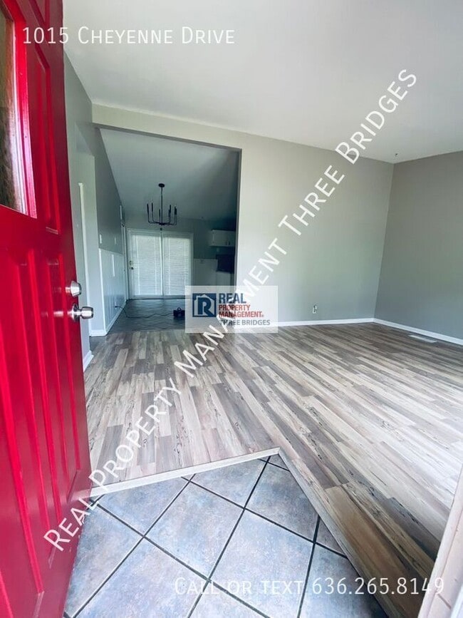 property at 1015 Cheyenne Dr