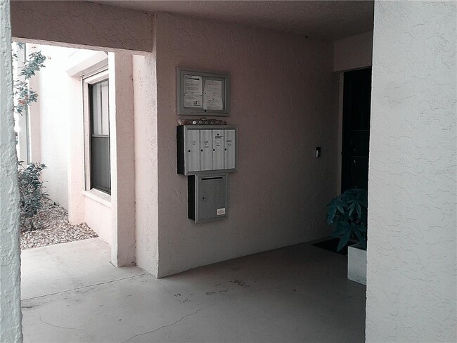 1335 Rock Dove Ct in Punta Gorda, FL - Foto de edificio - Building Photo
