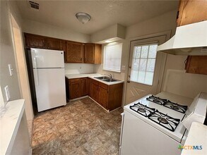 1303 Alexander St in Killeen, TX - Building Photo - Building Photo