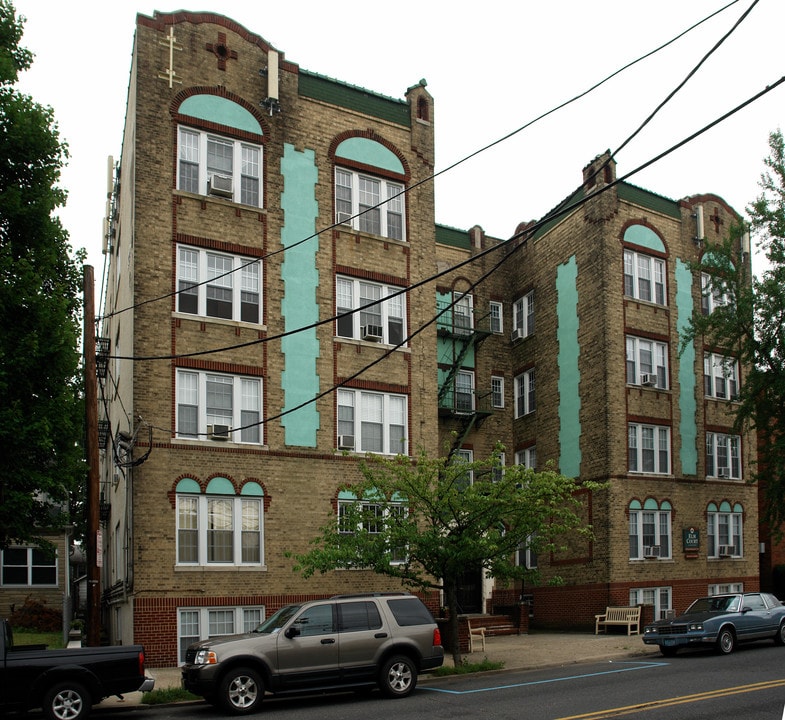 Elm Court Apartments in Kearny, NJ - Foto de edificio