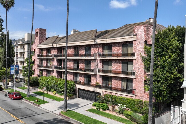 120 N Doheny Dr in West Hollywood, CA - Foto de edificio - Building Photo