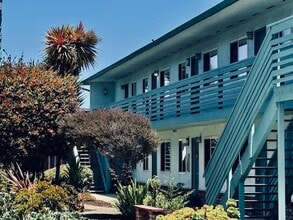 233/235 Carmel Ave in Marina, CA - Building Photo - Building Photo