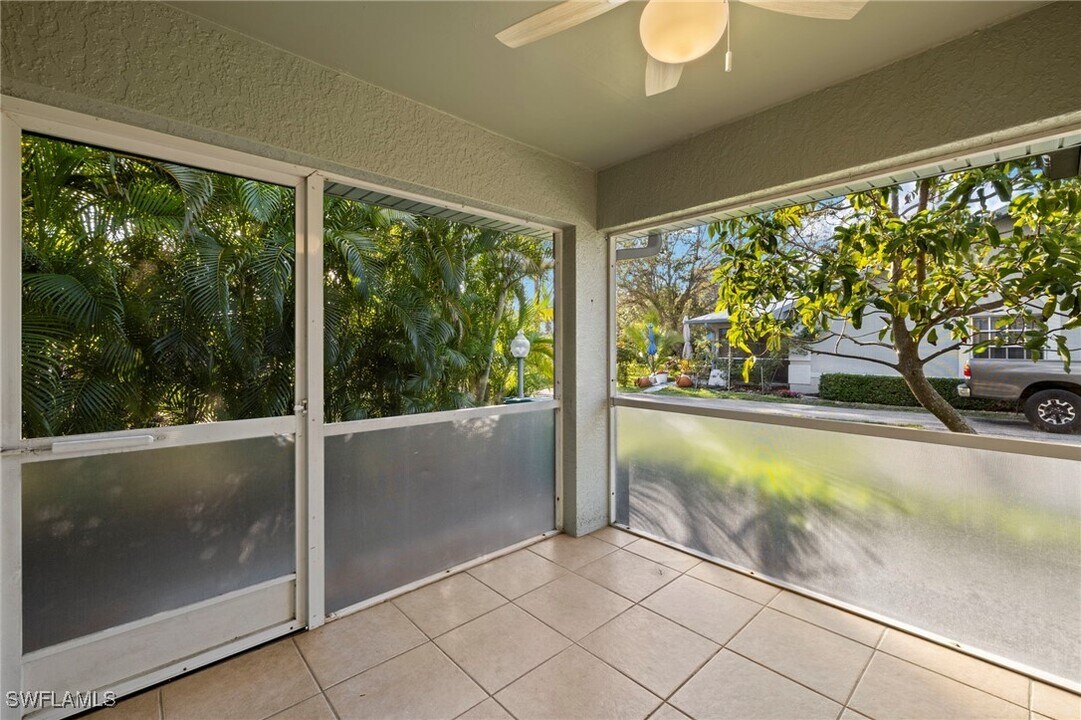 6254 Vista Garden Way in Naples, FL - Foto de edificio