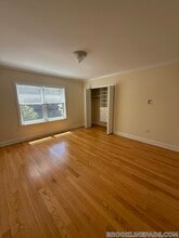242 Gerry Rd in Brookline, MA - Building Photo - Building Photo