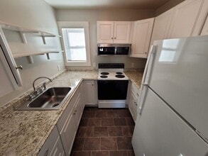 38 Souhegan St in Milford, NH - Building Photo - Building Photo