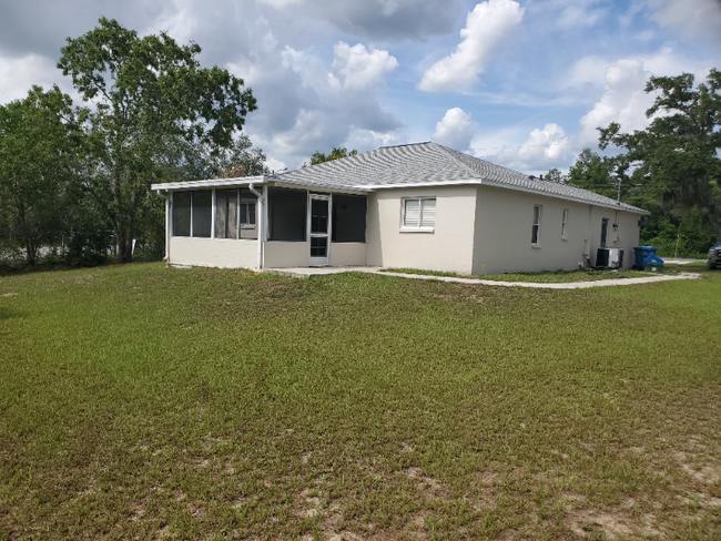 2125 Deborah Dr in Spring Hill, FL - Building Photo - Building Photo