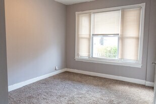 5841 N 12th St, Unit 1