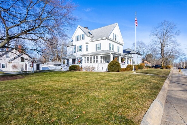 430 N Main St in Attleboro, MA - Building Photo - Building Photo