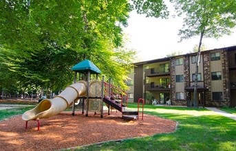 Lake Forest Apartments in Muskegon, MI - Building Photo - Building Photo