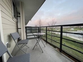 10233 River Dr in Richmond, BC - Building Photo - Building Photo