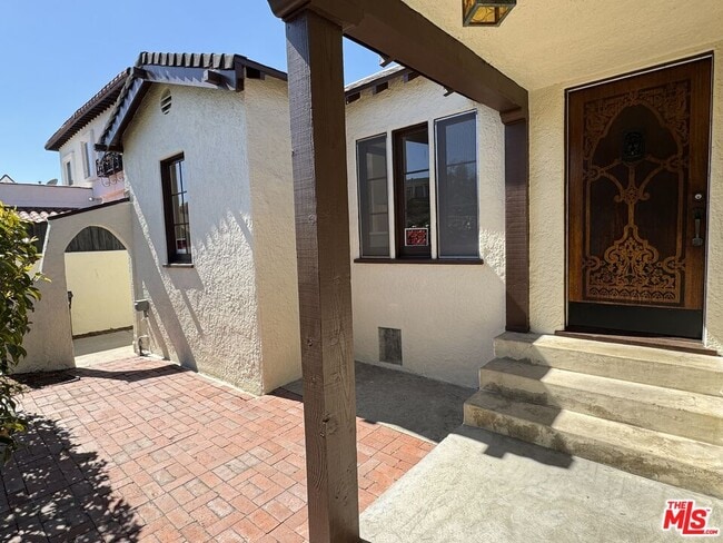 10529 Clarkson Rd in Los Angeles, CA - Building Photo - Building Photo