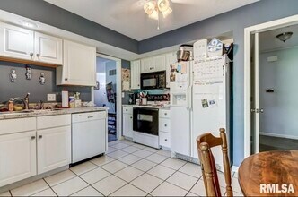 2901 Interlacken Dr in Springfield, IL - Building Photo - Building Photo