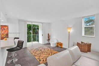 700 NE 63rd St in Miami, FL - Building Photo - Building Photo