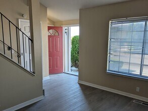 236 Toledo Street in Vallejo, CA - Foto de edificio - Building Photo