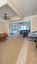 955 SW Durham Terrace in Port St. Lucie, FL - Foto de edificio - Building Photo