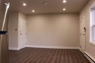 89 Ofield Rd in Hamilton, ON - Building Photo - Building Photo
