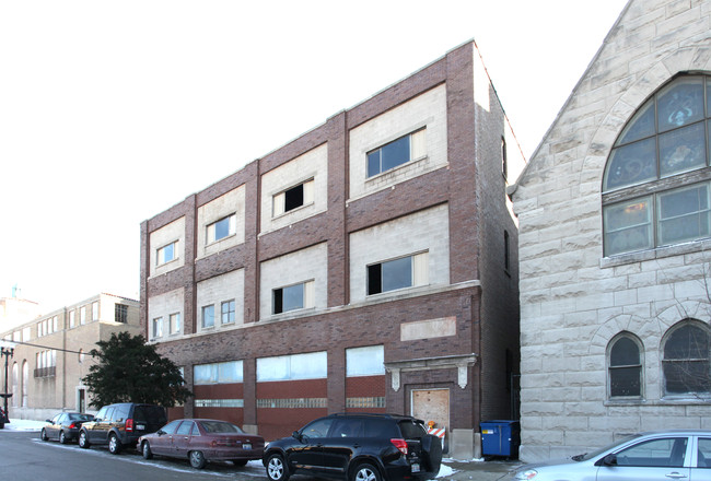 55-61 E 24th St in Chicago, IL - Building Photo - Building Photo