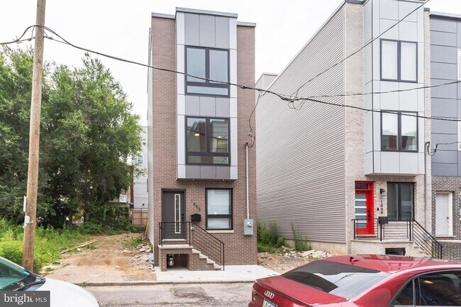1453 N Myrtlewood St in Philadelphia, PA - Foto de edificio - Building Photo
