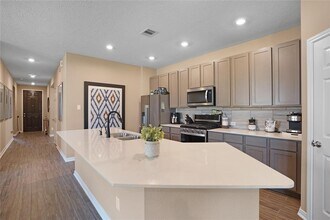 2210 Thunderbolt Peak Dr in Arcola, TX - Building Photo - Building Photo