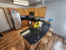 818 Brown St in Ann Arbor, MI - Building Photo