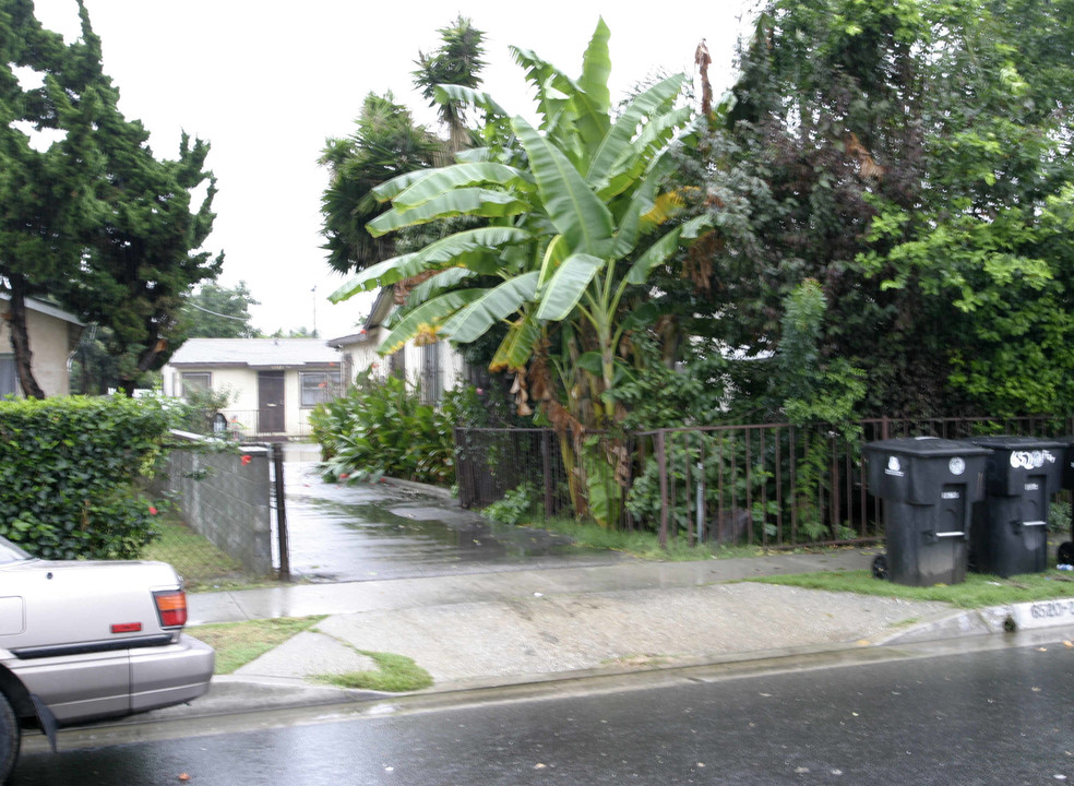 6520-6524 Fry St in Bell Gardens, CA - Building Photo