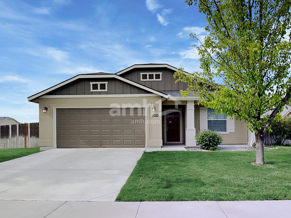 1610 W Tamarack Dr in Nampa, ID - Building Photo