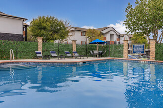 Parkwood Terrace in Round Rock, TX - Foto de edificio - Building Photo