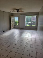 2464 Australia Way E in Clearwater, FL - Building Photo - Building Photo