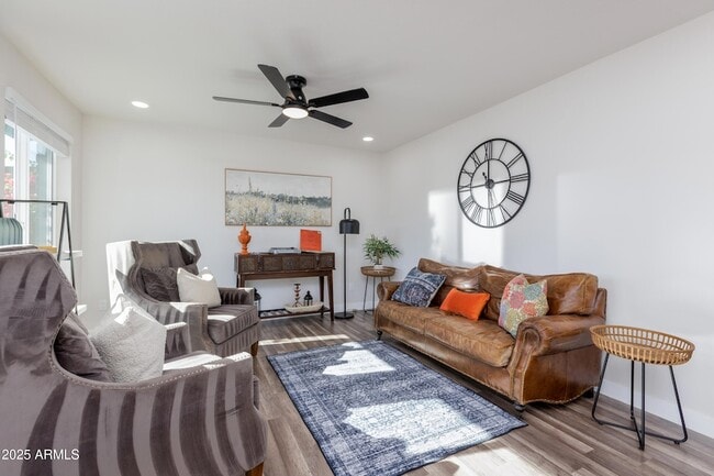 2936 W Michelle Dr in Phoenix, AZ - Building Photo - Building Photo