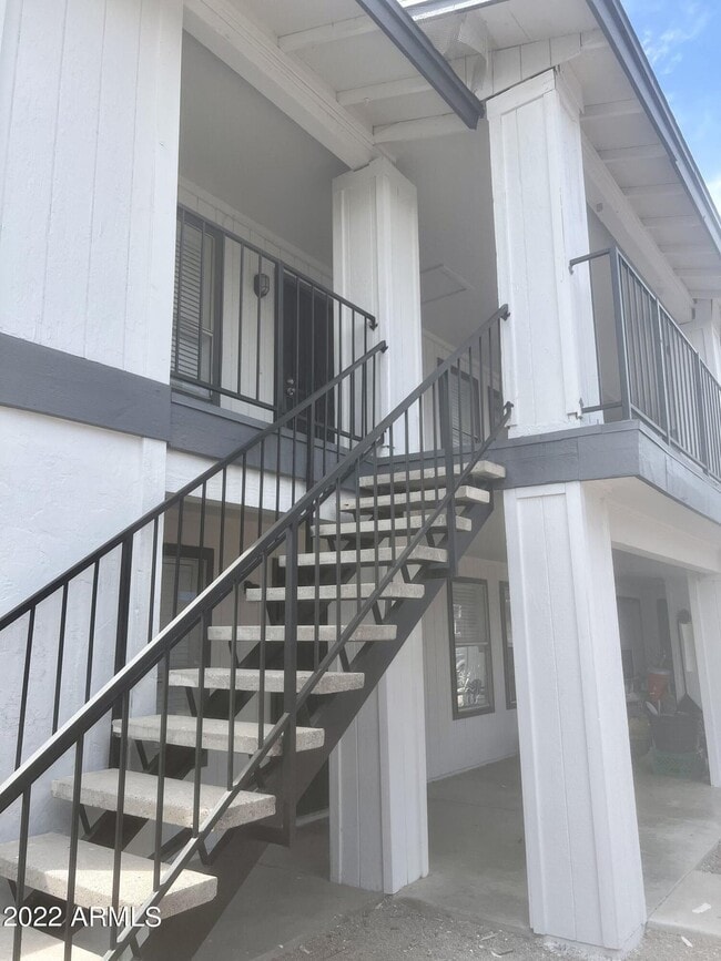 6641 W Ocotillo Rd, Unit #202 in Glendale, AZ - Foto de edificio - Building Photo