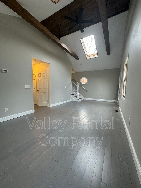 16 Winslow Ave in Northampton, MA - Foto de edificio - Building Photo