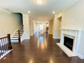 1815 Hislop Ln in Atlanta, GA - Building Photo - Building Photo