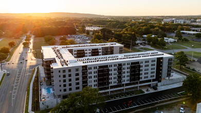 Arcadia in Huntsville, AL - Foto de edificio - Building Photo