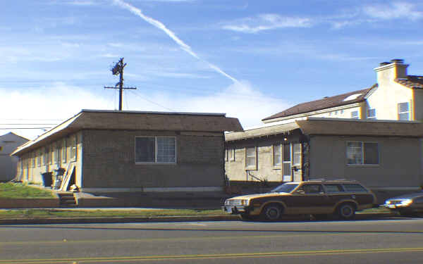 435 Lake St in Huntington Beach, CA - Building Photo - Building Photo