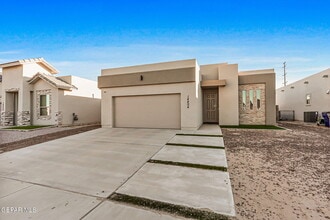 14804 John McNeely Ave in El Paso, TX - Building Photo - Building Photo