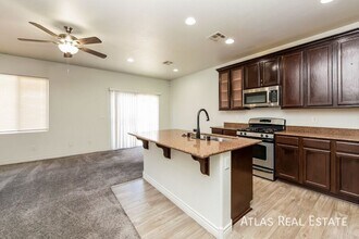 9120 Kentwell Ave in Las Vegas, NV - Building Photo - Building Photo
