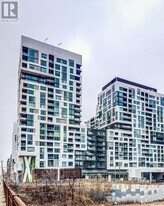 576 Front St W in Toronto, ON - Building Photo