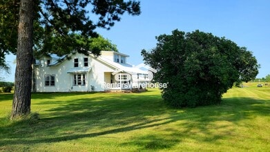 1480 Co Rd A in New Richmond, WI - Building Photo - Building Photo