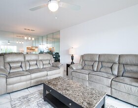 4650 Washington St in Hollywood, FL - Building Photo - Building Photo