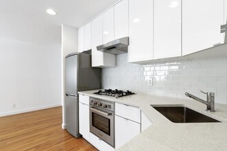 85 8th Ave in New York, NY - Building Photo - Building Photo