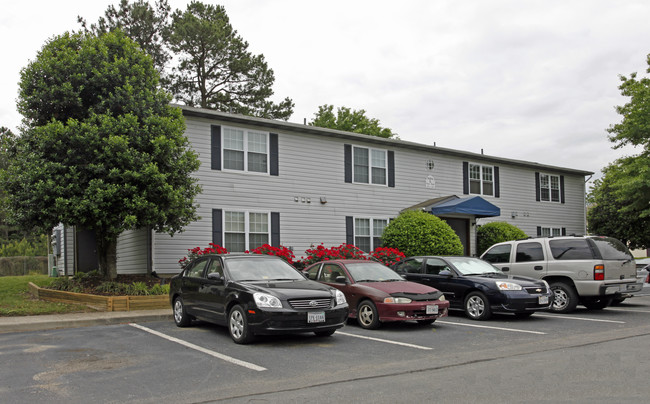 Suffolk Station Apartments in Suffolk, VA - Building Photo - Building Photo