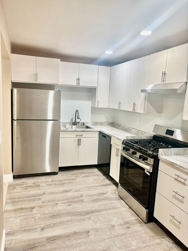 property at 104 Sussex Pl